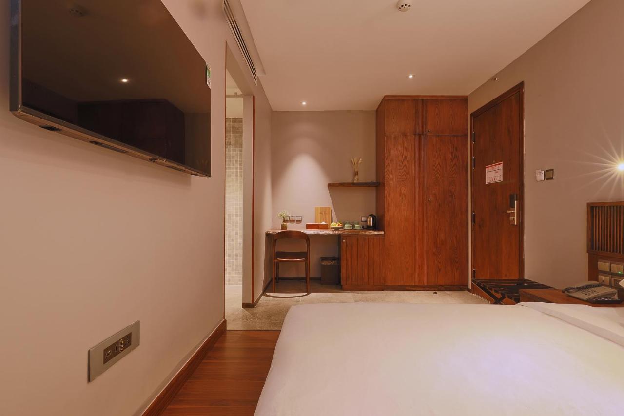 Cherry Boutique Hotel Ho Chi Minh City Exterior photo